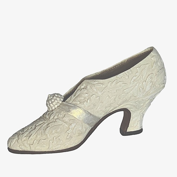 Vintage Just The Right Shoe Wedding I Do Raine Miniature Collectible Ivory 1999 - Picture 2 of 12